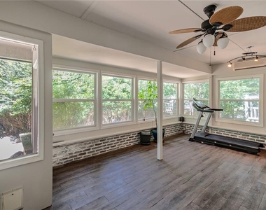 300 Cedar Knoll Court - Photo Thumbnail 11