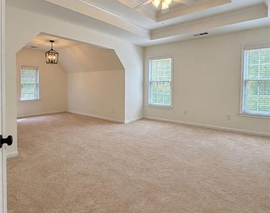 1305 Rosewood Drive - Photo Thumbnail 11