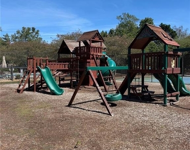 1305 Rosewood Drive - Photo Thumbnail 25