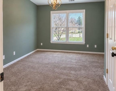 1305 Rosewood Drive - Photo Thumbnail 14