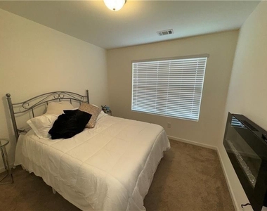 3366 Tarian Way - Photo Thumbnail 12