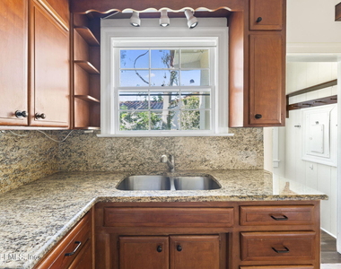 1916 San Marco Place - Photo Thumbnail 11
