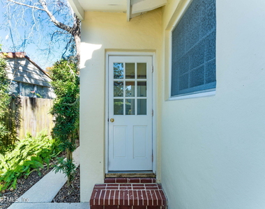 1916 San Marco Place - Photo Thumbnail 19