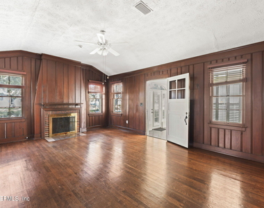 1916 San Marco Place - Photo Thumbnail 5