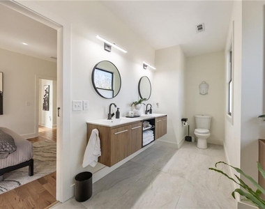 593 Formwalt Street Sw - Photo Thumbnail 18