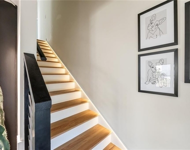 593 Formwalt Street Sw - Photo Thumbnail 13