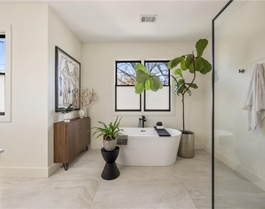 593 Formwalt Street Sw - Photo Thumbnail 17