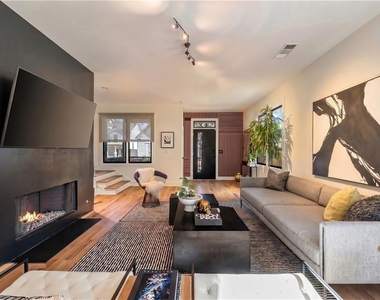593 Formwalt Street Sw - Photo Thumbnail 6