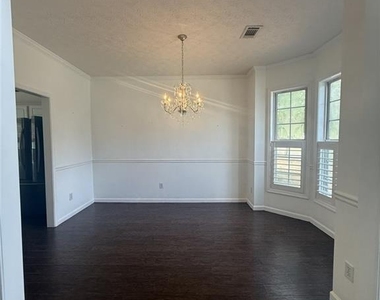 5059 Weatherstone Drive - Photo Thumbnail 6