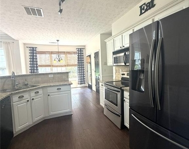 5059 Weatherstone Drive - Photo Thumbnail 9