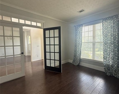 5059 Weatherstone Drive - Photo Thumbnail 4