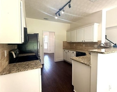 5059 Weatherstone Drive - Photo Thumbnail 7
