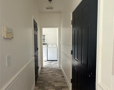 5059 Weatherstone Drive - Photo Thumbnail 5