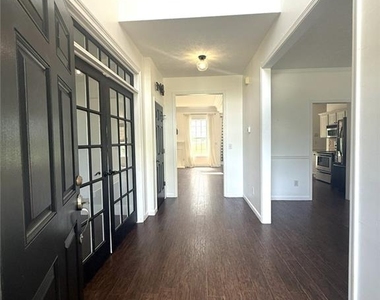5059 Weatherstone Drive - Photo Thumbnail 2