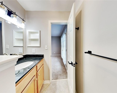 1445 Monroe Drive - Photo Thumbnail 8