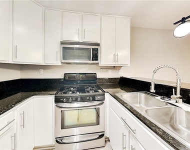 1445 Monroe Drive - Photo Thumbnail 2