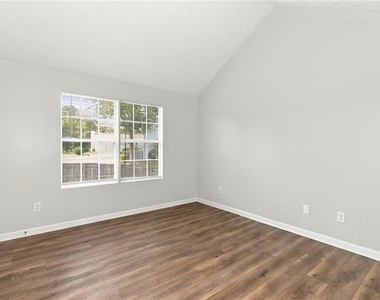 147 Woodwind Way - Photo Thumbnail 10