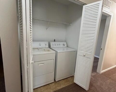 950 Wynfield Circle - Photo Thumbnail 11