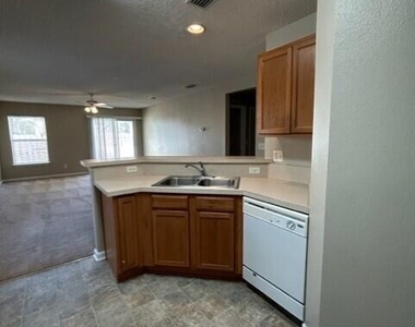 950 Wynfield Circle - Photo Thumbnail 6