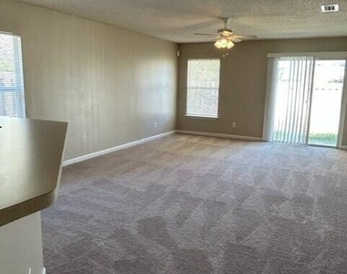 950 Wynfield Circle - Photo Thumbnail 5
