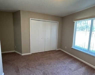 950 Wynfield Circle - Photo Thumbnail 16