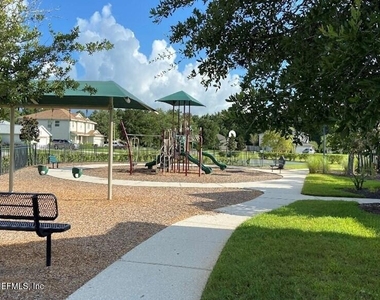 950 Wynfield Circle - Photo Thumbnail 24