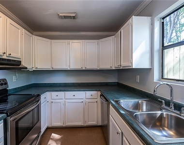 568 Stokeswood Avenue Se - Photo Thumbnail 9