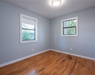 568 Stokeswood Avenue Se - Photo Thumbnail 3