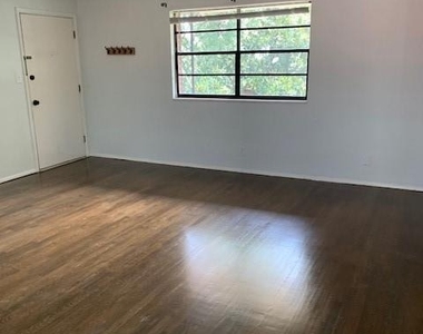 3660 Peachtree Road Ne - Photo Thumbnail 3