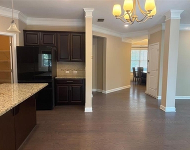 4470 Skylark Lane - Photo Thumbnail 10