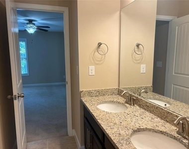 4470 Skylark Lane - Photo Thumbnail 41