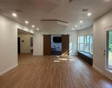 4470 Skylark Lane - Photo Thumbnail 37