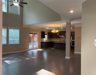 4470 Skylark Lane - Photo Thumbnail 32