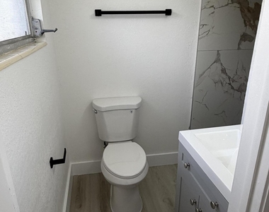 292 Mercury Drive - Photo Thumbnail 5