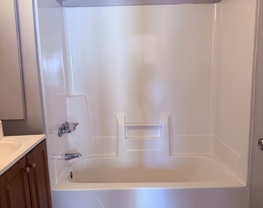 14948 Riverside Drive - Photo Thumbnail 15