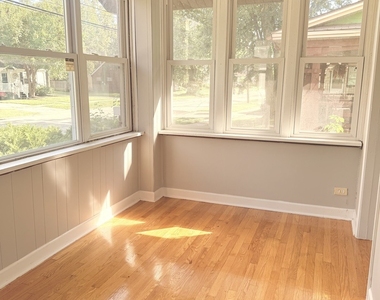 14948 Riverside Drive - Photo Thumbnail 5