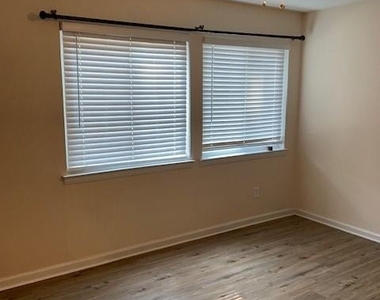 4266 Roswell Road Ne - Photo Thumbnail 10