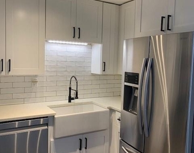 4266 Roswell Road Ne - Photo Thumbnail 2