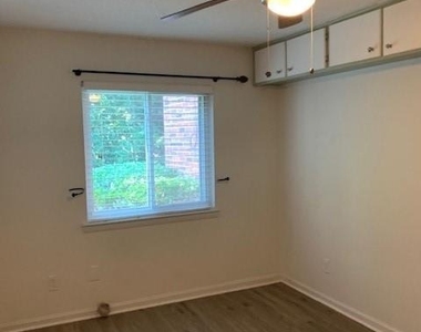 4266 Roswell Road Ne - Photo Thumbnail 7