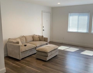 4266 Roswell Road Ne - Photo Thumbnail 3