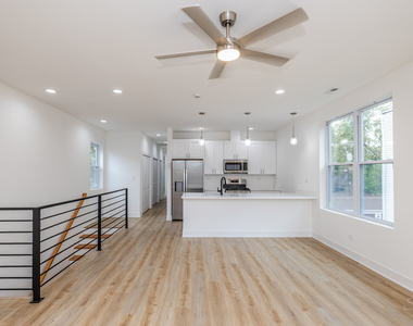 535 N Lawndale Avenue - Photo Thumbnail 9
