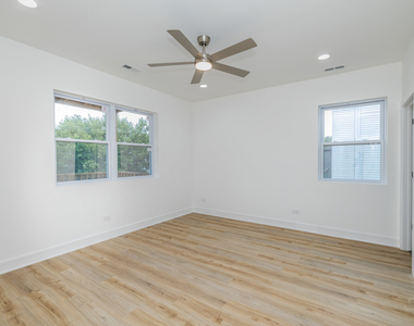 535 N Lawndale Avenue - Photo Thumbnail 19