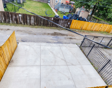 535 N Lawndale Avenue - Photo Thumbnail 6