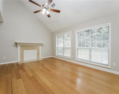 1681 Magnolia View Place - Photo Thumbnail 4