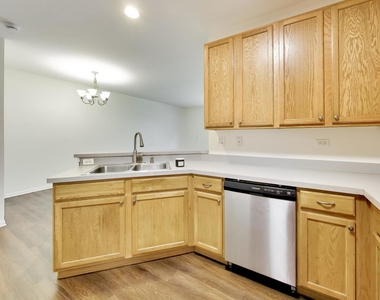 131 Springbrook Trail - Photo Thumbnail 6