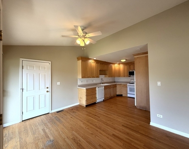266 S Prospect Avenue - Photo Thumbnail 2