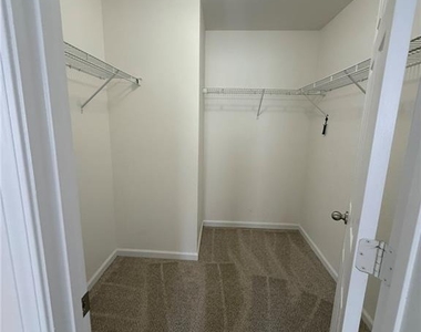 2350 Mayfair Drive - Photo Thumbnail 28