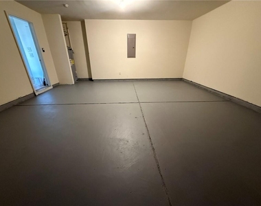 2350 Mayfair Drive - Photo Thumbnail 31