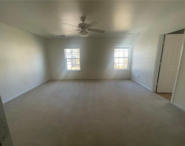 2350 Mayfair Drive - Photo Thumbnail 24
