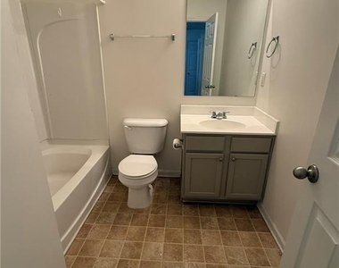 2350 Mayfair Drive - Photo Thumbnail 22